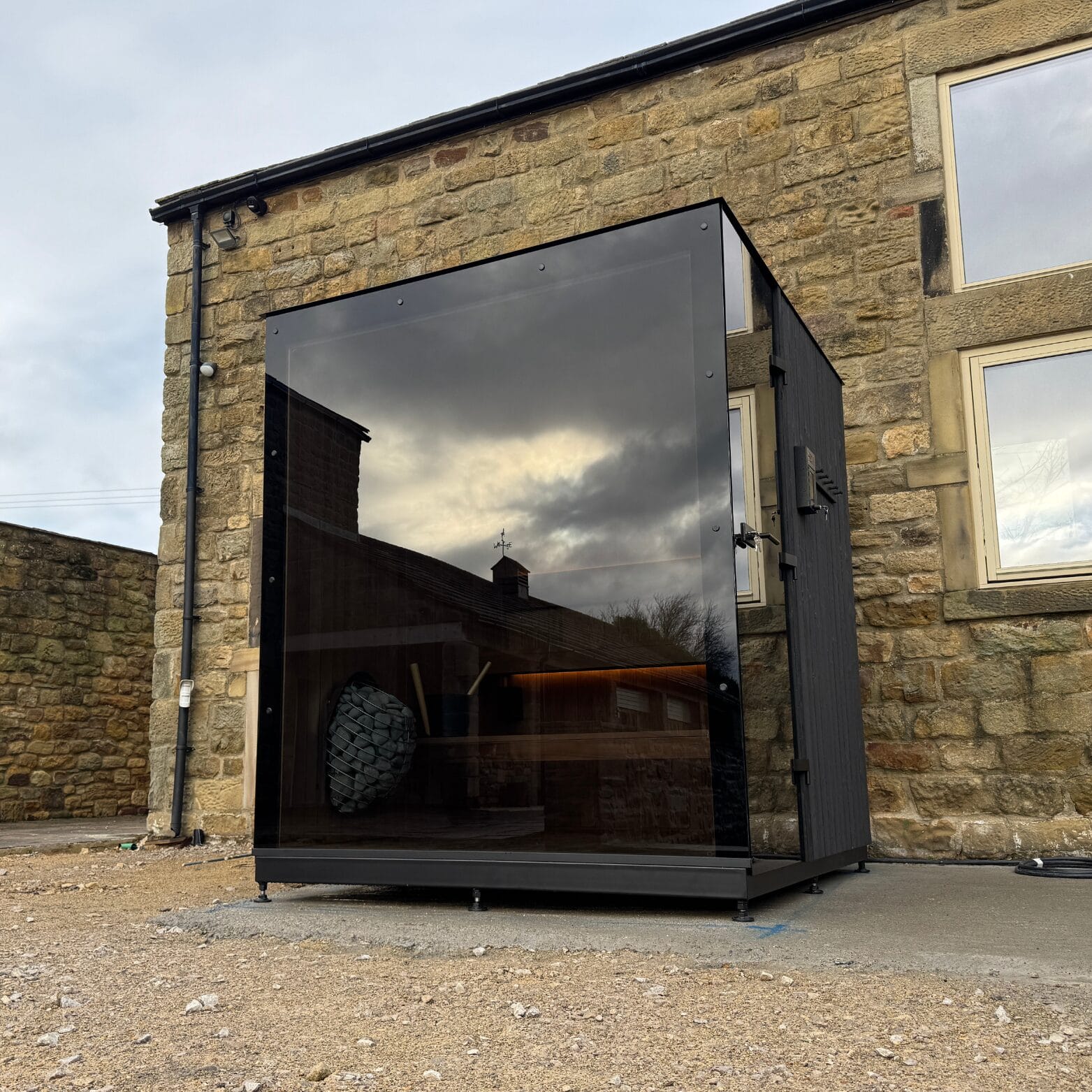 Signature 200 luxury outdoor sauna by EIRA Therapy