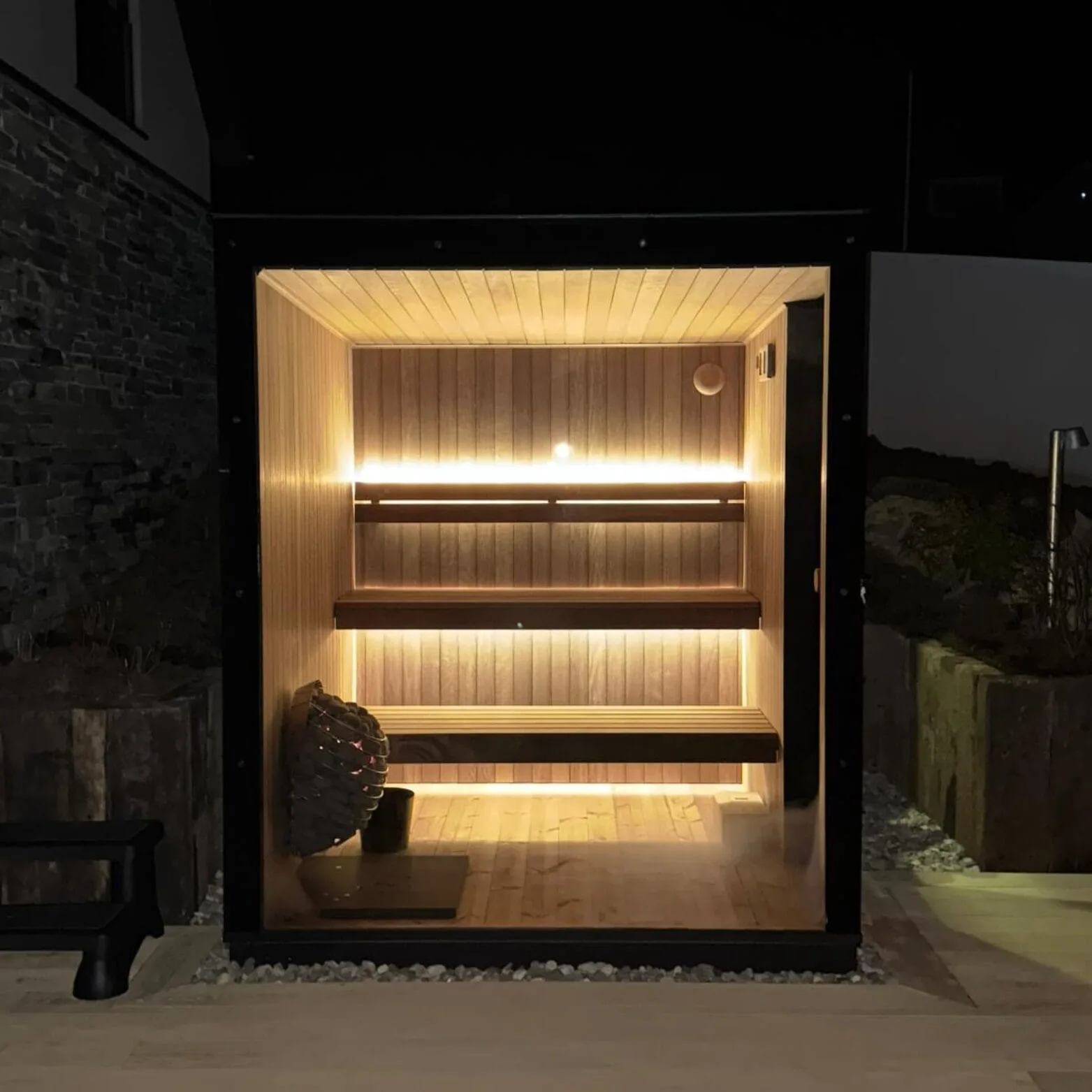 Signature 200 luxury outdoor sauna by EIRA Therapy